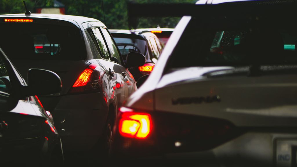 Cómo usar las luces del coche en invierno