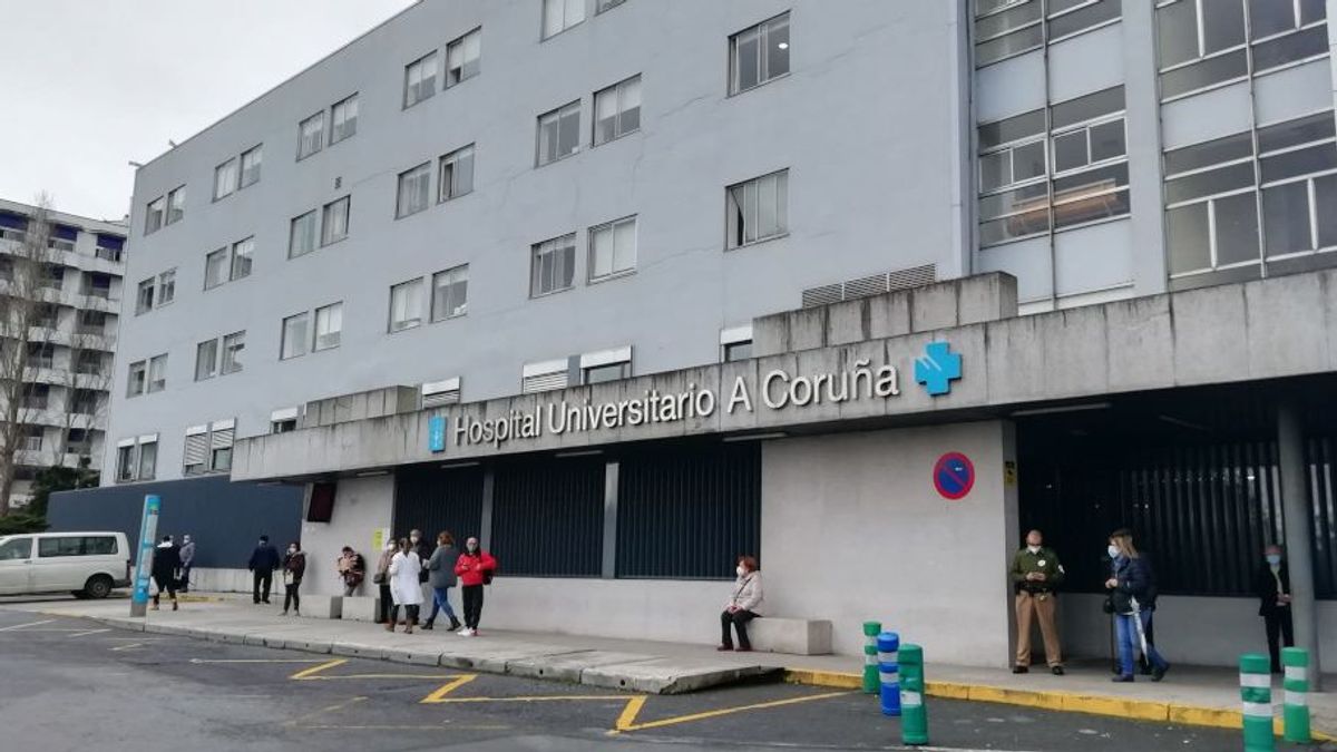 Entrada principal del Complexo Hospitalario Universitario de A Coruña (CHUAC).