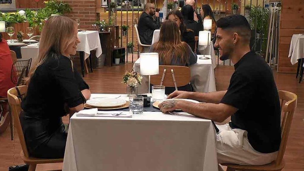 Jordan y Pedro durante su cita en 'First Dates'