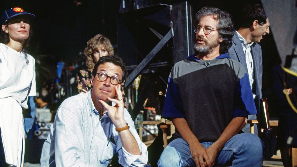 Steven Spielberg, junto al guionista Michael Crichton en el rodaje de 'Parque Jurásico' en 1993