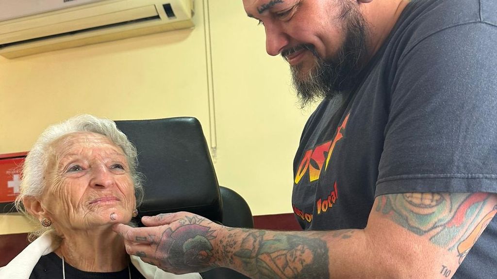 Tatuarse por primera vez a los 78 años