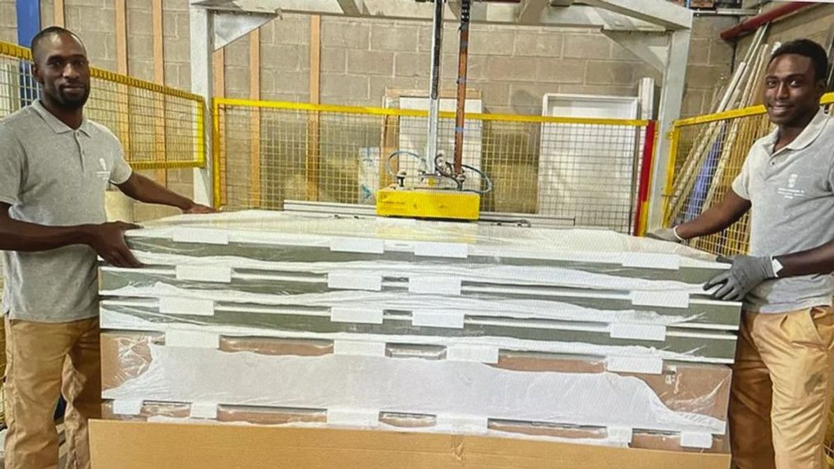 Hibrahima y Magatte fueron contratados en septiembre de 2020 en una empresa de puertas de Betanzos, A Coruña Hibrahima y Magatte fueron contratados en septiembre de 2020 en una empresa de puertas de Betanzos, A Coruña