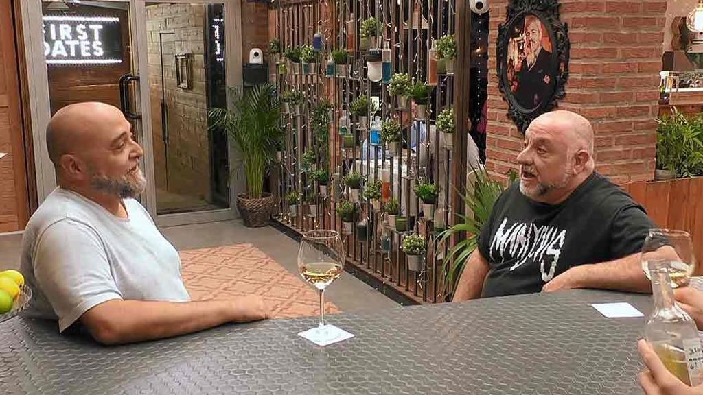 Ricardo y Juan Antonio durante su cita en 'First Dates'