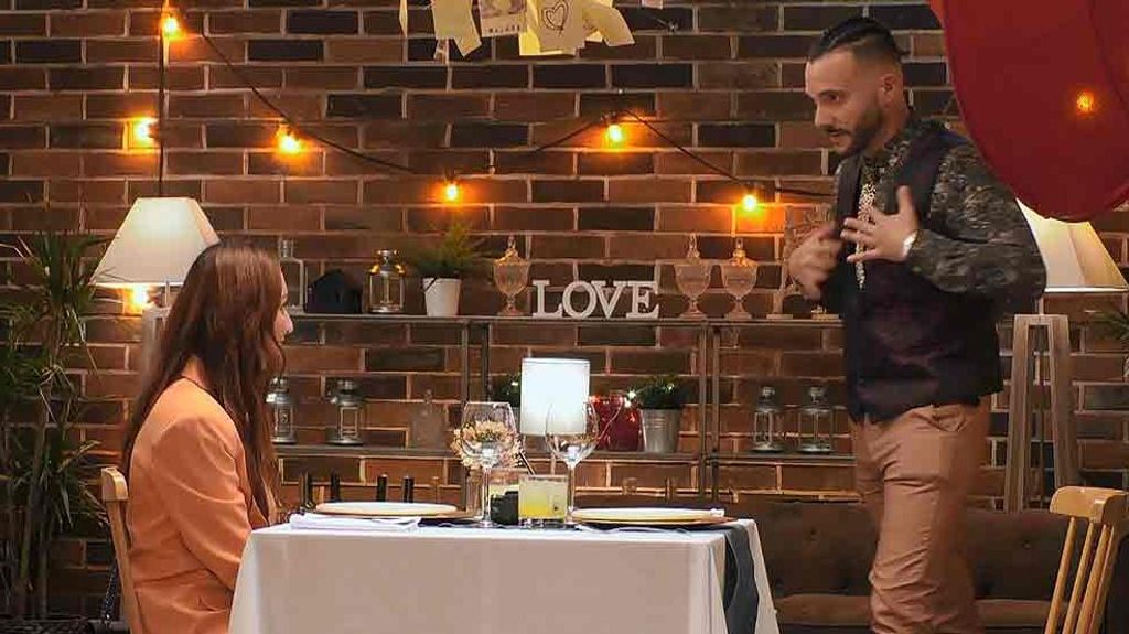 Valentina y Antonio durante su cita en 'First Dates'