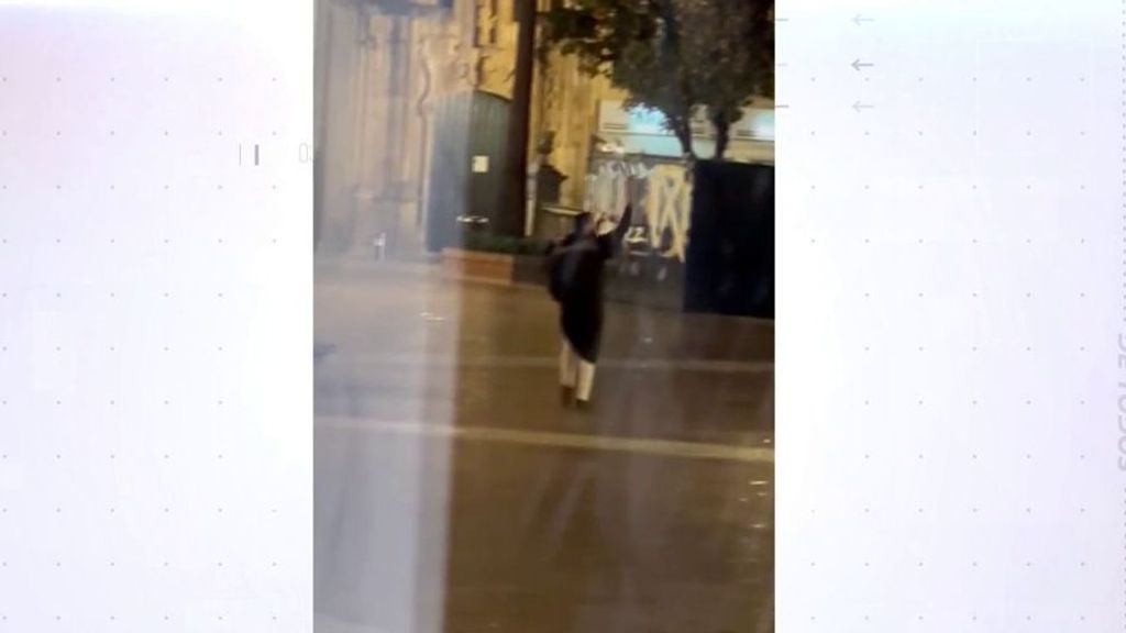 Las imágenes que las cámaras de seguridad graban del ataque a dos iglesias de Algeciras
