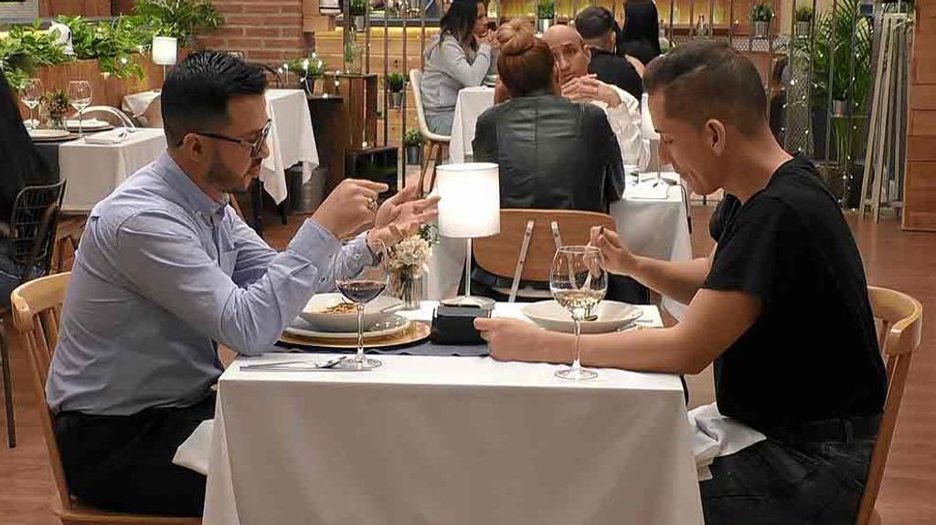 John y Robert durante su cita en 'First Dates'