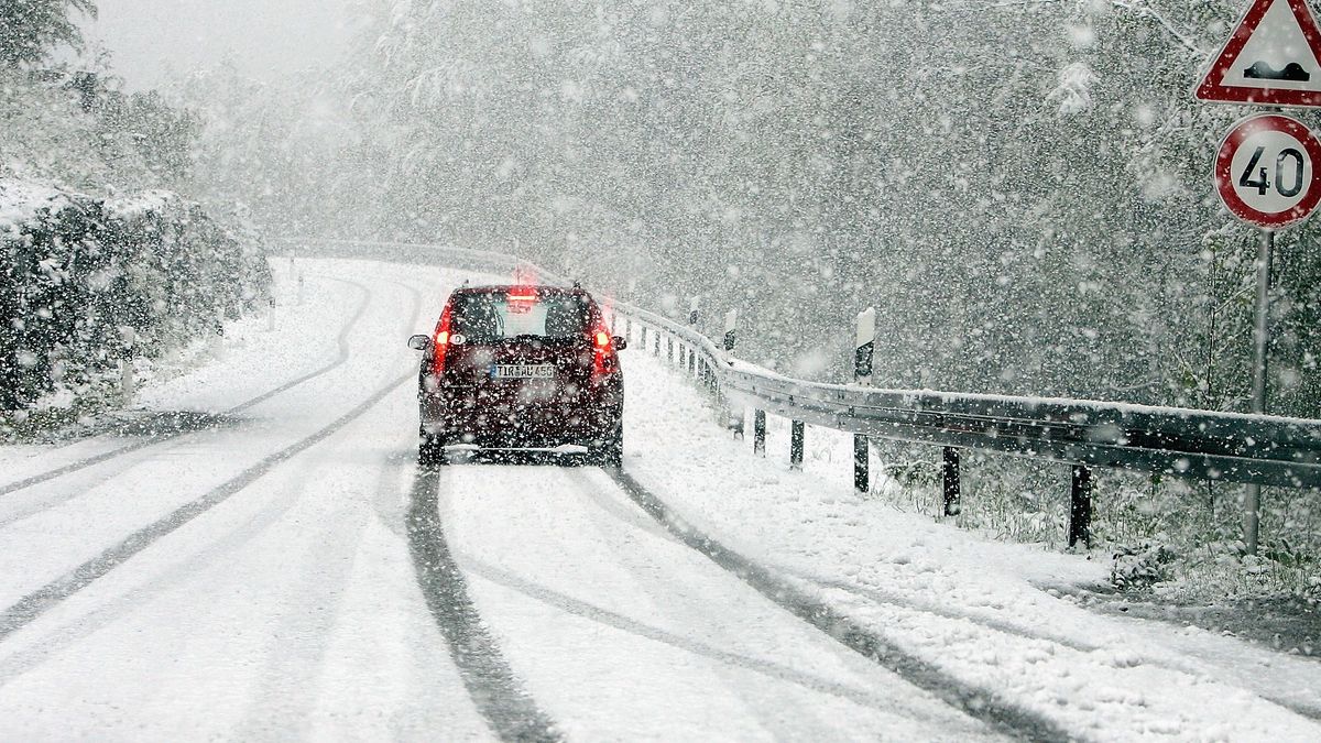 Qué hacer si te pilla una nevada en el coche o en la montaña este fin de semana