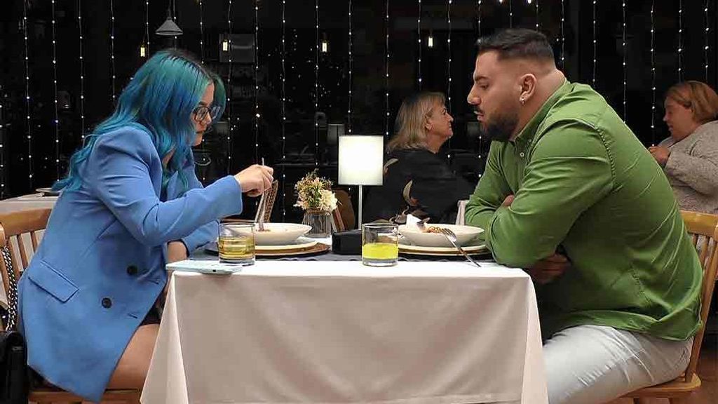 Sergio y Paloma durante su cita en 'First Dates'