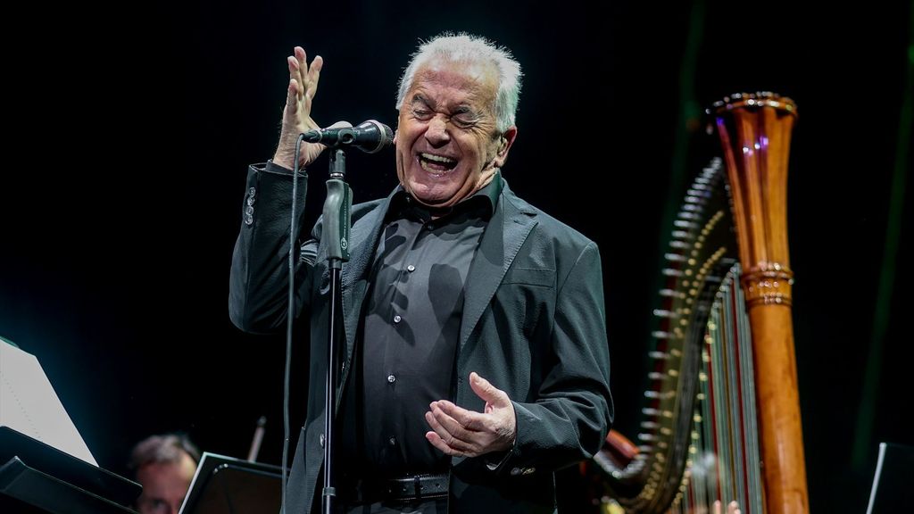 Víctor Manuel, durante un concierto de la gira por su 75 aniversario