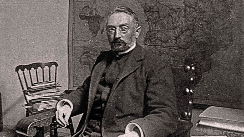 Unamuno en su despacho de réctor en 1905.