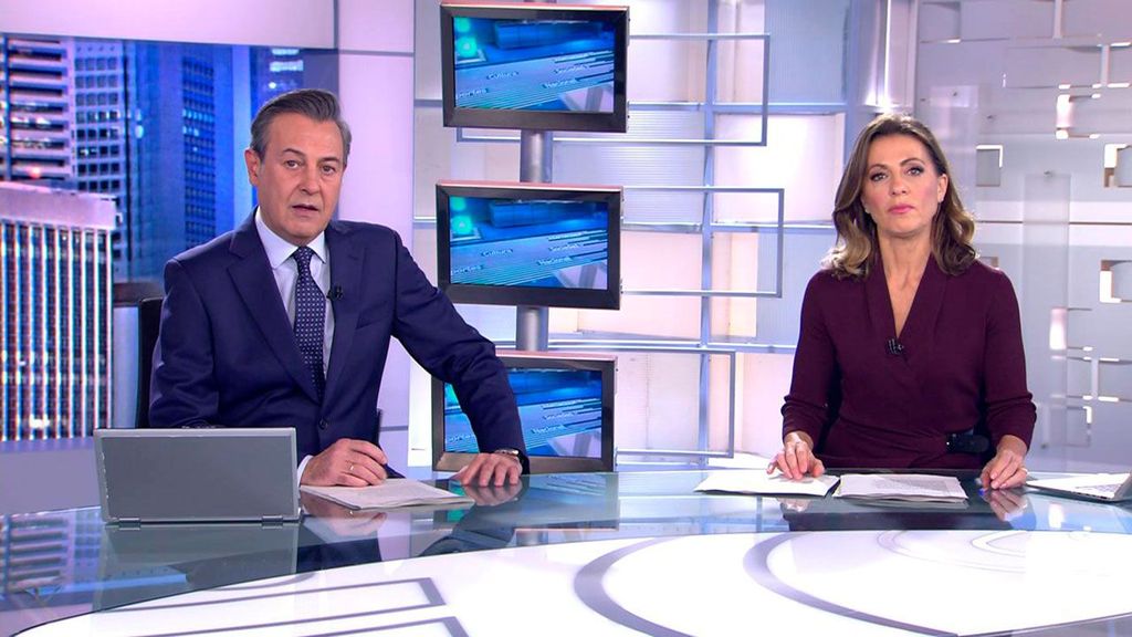 Con José Ribagorda y Ángeles Blanco Informativos Telecinco 2023 Noche 28/01/2023