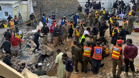 Un atentado suicida en una mezquita en Pakistán: decenas de muertos y heridos - NIUS