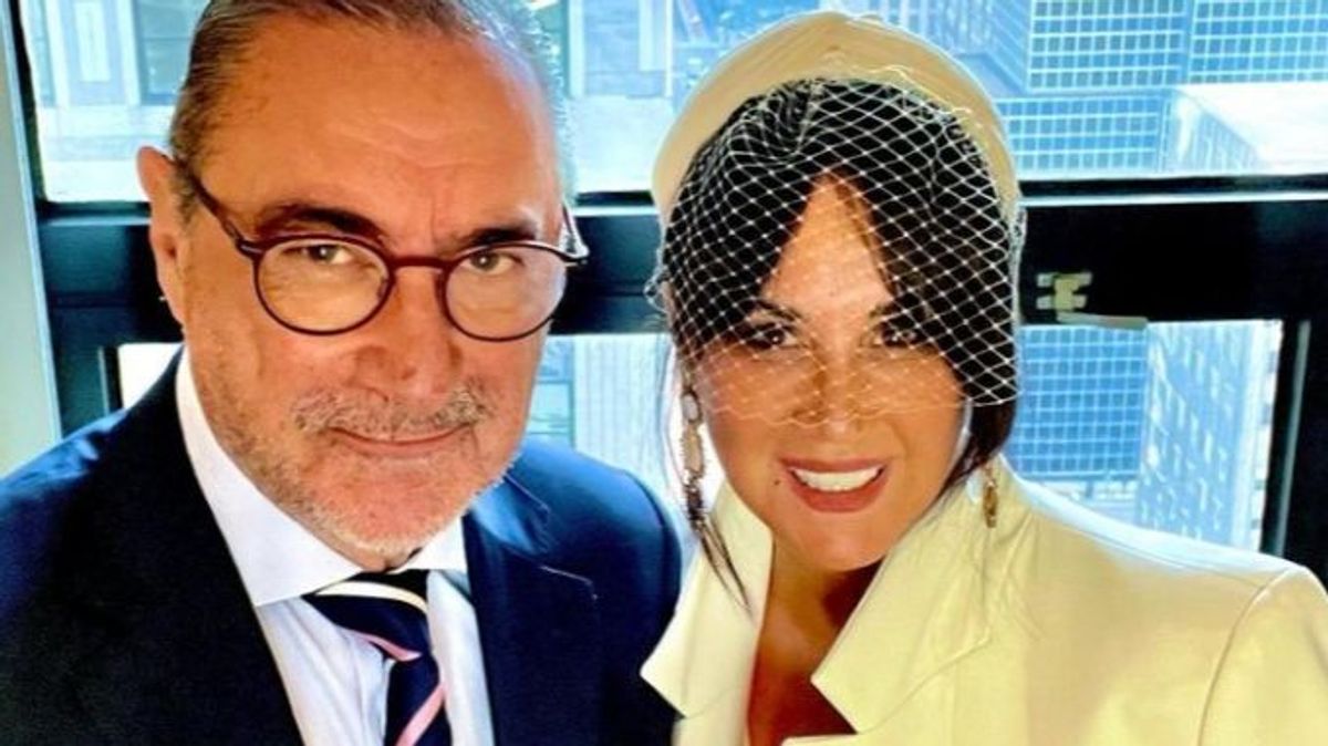 Carlos Herrera y Pepa Gea, el día de su boda en Nueva York (5/12/2022) Carlos Herrera y Pepa Gea, el día de su boda en Nueva York (5/12/2022)