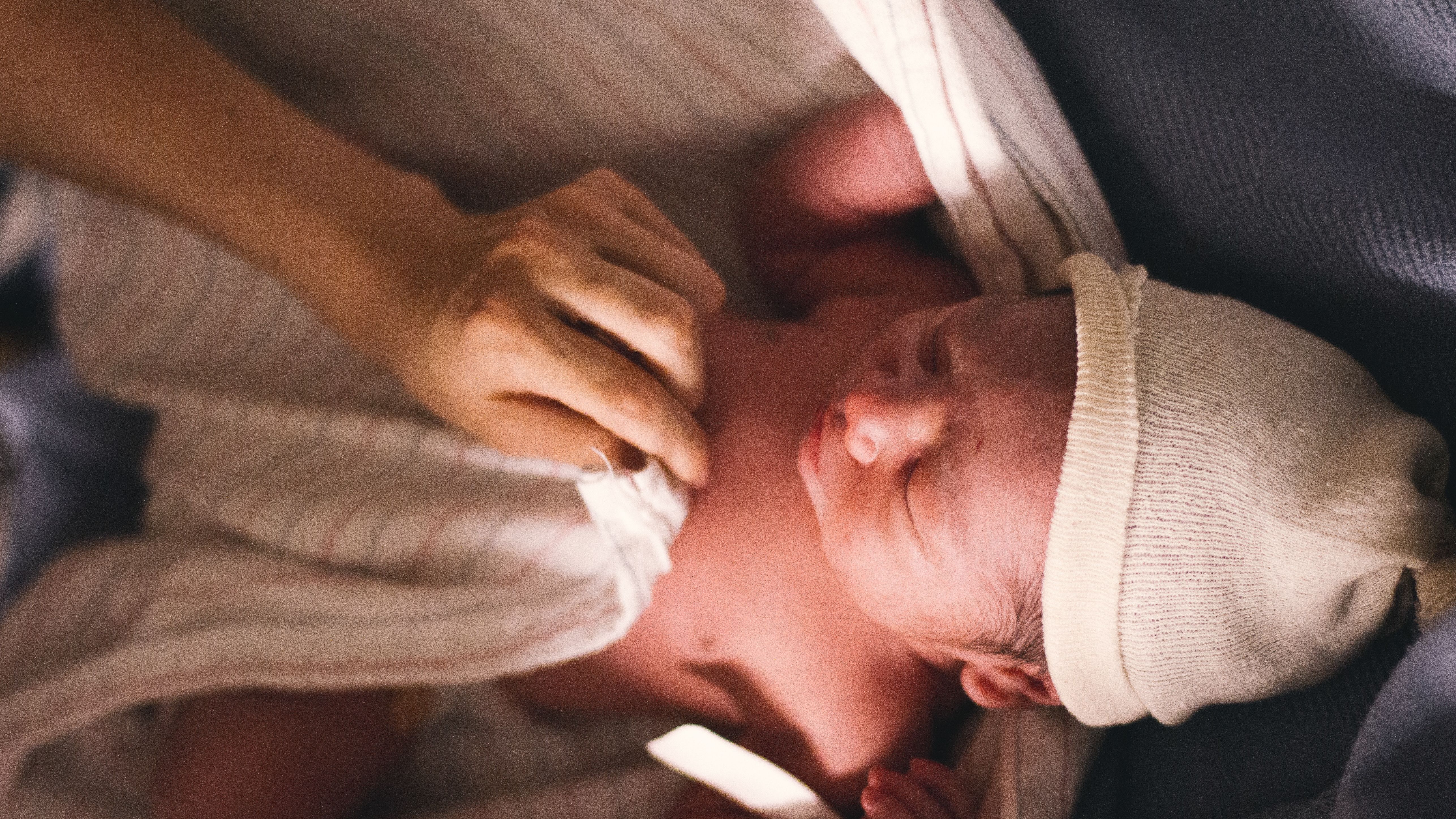 Gorrito bebé recién nacido para llevar al hospital