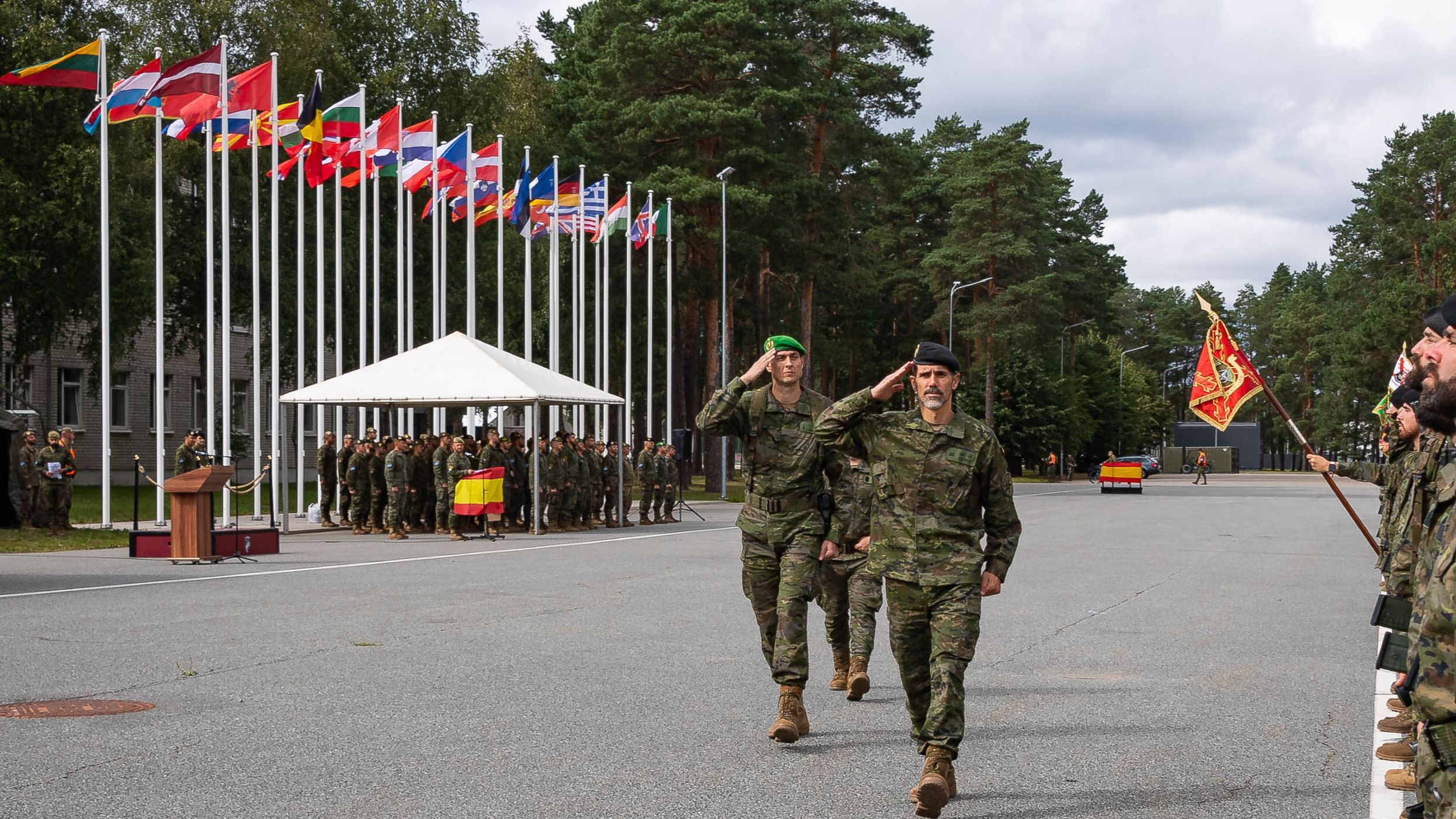 El Teniente Coronel en el acto a los Caídos, en Camp Adazi, con visita de la Embajadora, en septiembre de 2022.