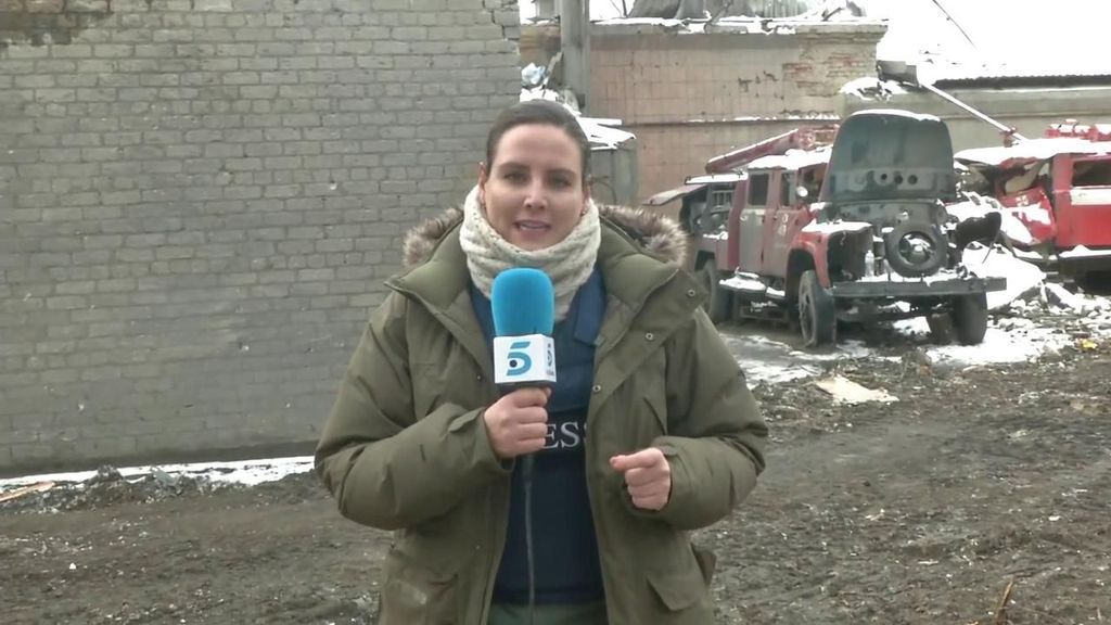 Nuestra compañera de Informativos Telecinco, Constanza Pérez, sorprendida en pleno bombardeo en Ucrania