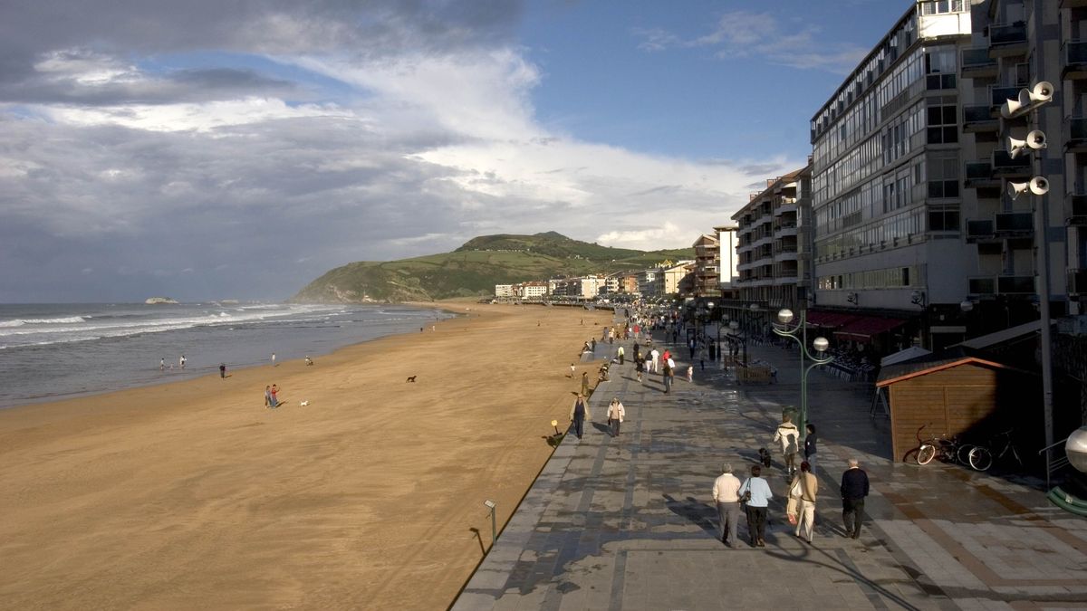 Playa y paseo marítimo de Zarauz Playa y paseo marítimo de Zarauz