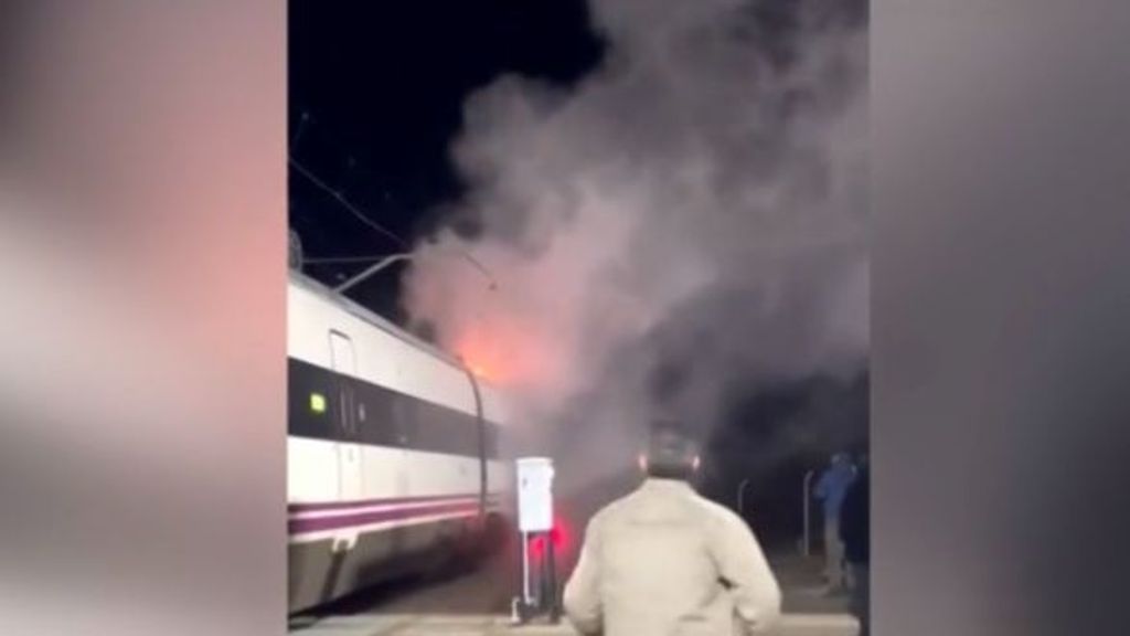 Un fuego en un tren obliga a evacuar a más de un centenar de pasajeros en Córdoba