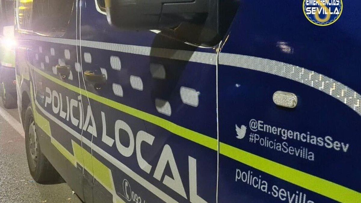 Archivo - Patrullero de la Policía Local de Sevilla.