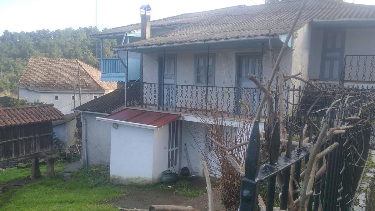 El PSOE denuncia empadronamientos en casas deshabitadas en Castrelo de Miño (Ourense) El PSOE denuncia empadronamientos en casas deshabitadas en Castrelo de Miño (Ourense)