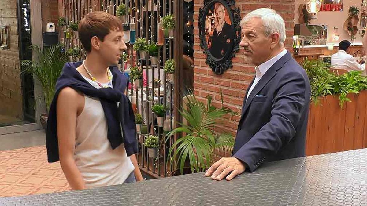 Carlos Sobera alucina con el estilo de un soltero de ‘First Dates’: “Cayetano street ware”