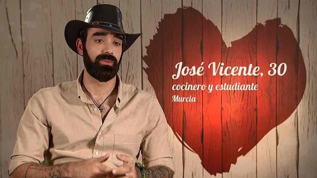 José Vicente, un auténtico gavilán en ‘First Dates’: “He adaptado mi ropa de montaña”