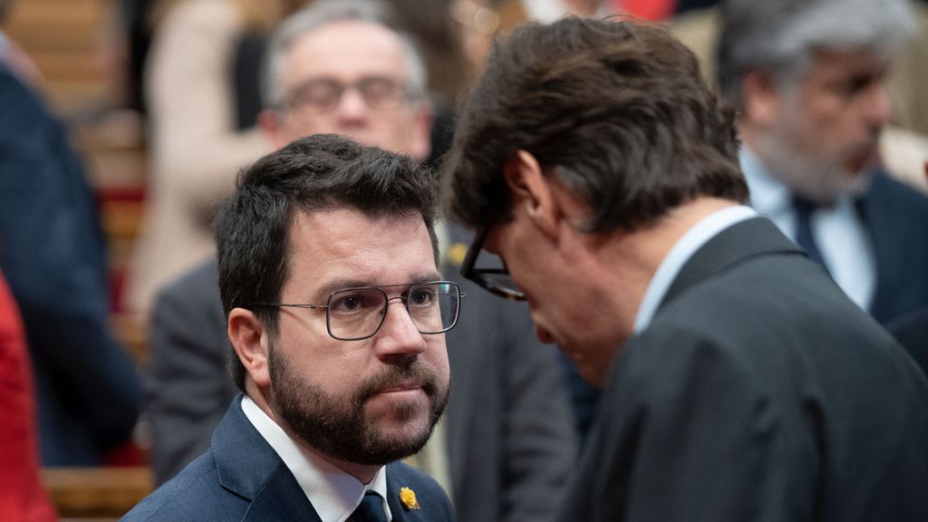 Pere Aragonès y Salvador Illa en el Parlament de Catalunya