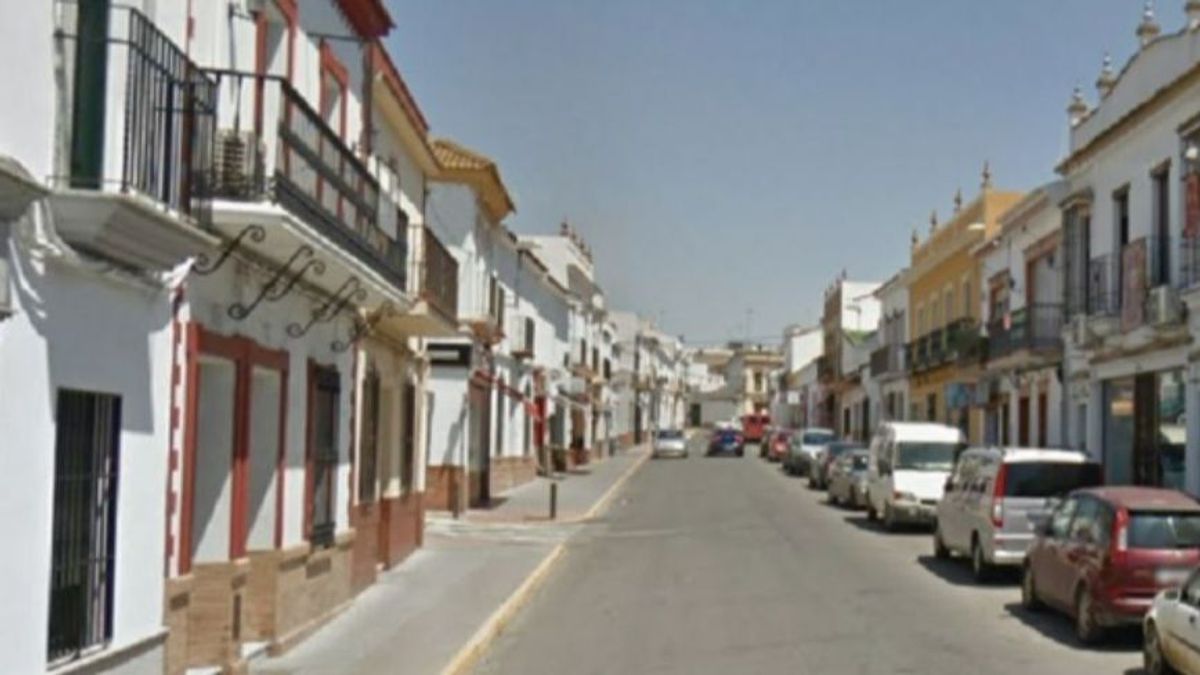 Varias personas heridas en Huelva tras ser atropelladas por un turismo cuyo conductor ha sufrido un infarto