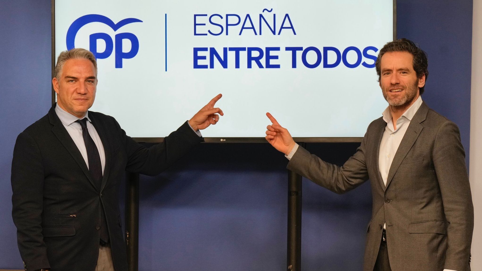 Bendodo y Sémper presentan el lema de precampaña del PP: "España entre todos"