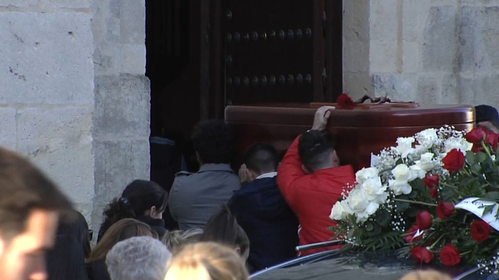 Dolor en los funerales de los tres estudiantes muertos en el incendio de Huelva
