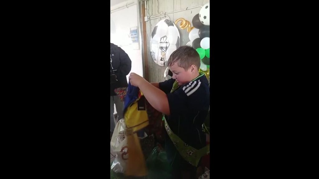 Fiesta sorpresa para Rafa, un niño de Cádiz que celebró solo su cumpleaños