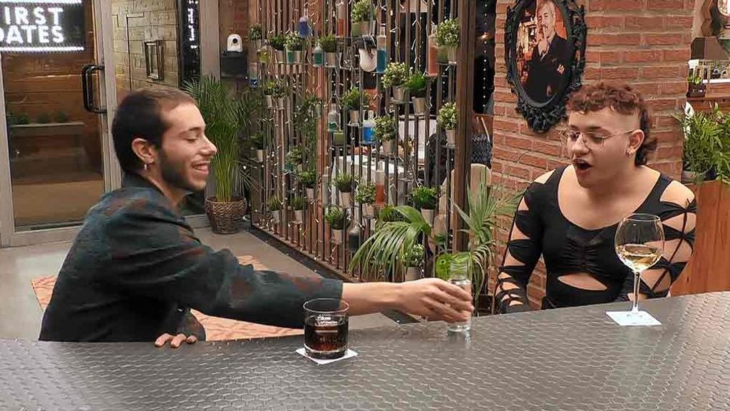Ro y Javier durante su cita en 'First Dates'