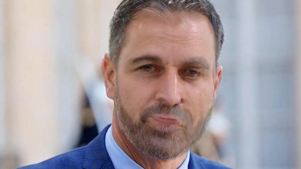 Polémica por un vídeo de perros caza que compara a Sánchez con Abascal difundido por Podemos