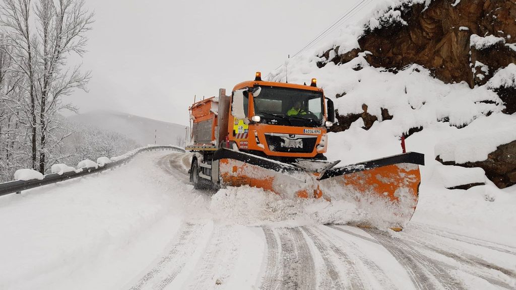 El aire polar y una borrasca traerán lluvia y nieve el lunes