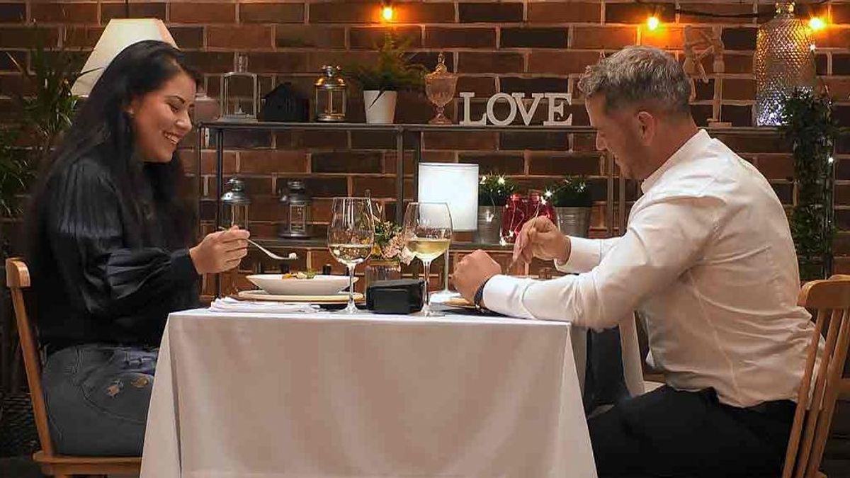 Junelly oculta a su cita de ‘First Dates’ su realidad familiar: “No hemos tocado el tema”