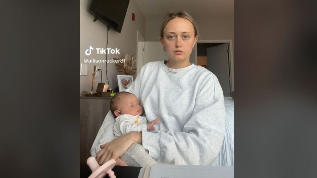 Una joven que va al médico y se entera que está embarazada