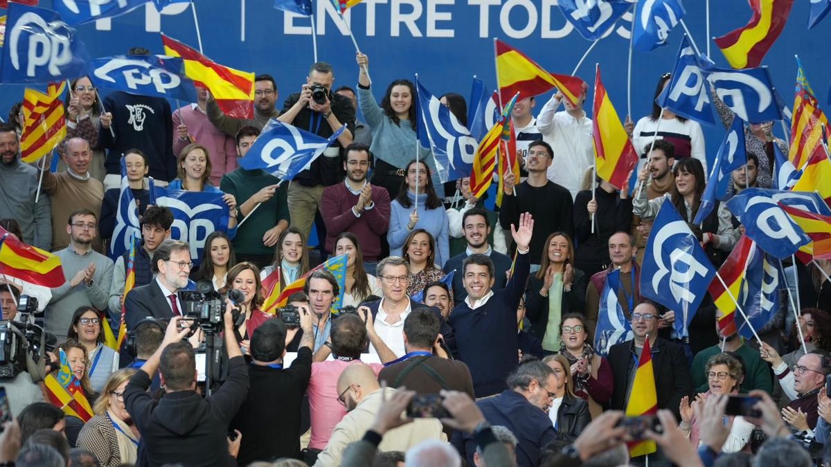 El presidente del PP, Alberto Núñez Feijóo, clausura la intermunicipal del PP en Valencia