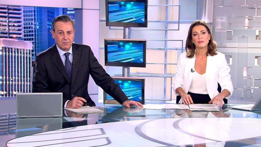 Con José Ribagorda y Ángeles Blanco Informativos Telecinco 2023 Noche 04/02/2023