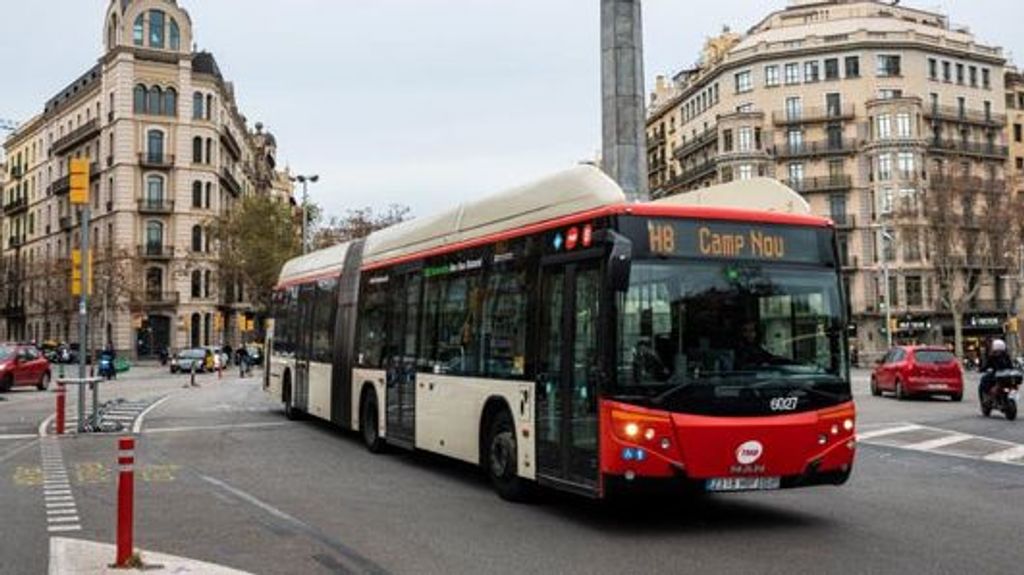 A juicio un conductor de autobús de Barcelona: le quitó el velo a una pasajera y le dijo "vete a tu país"