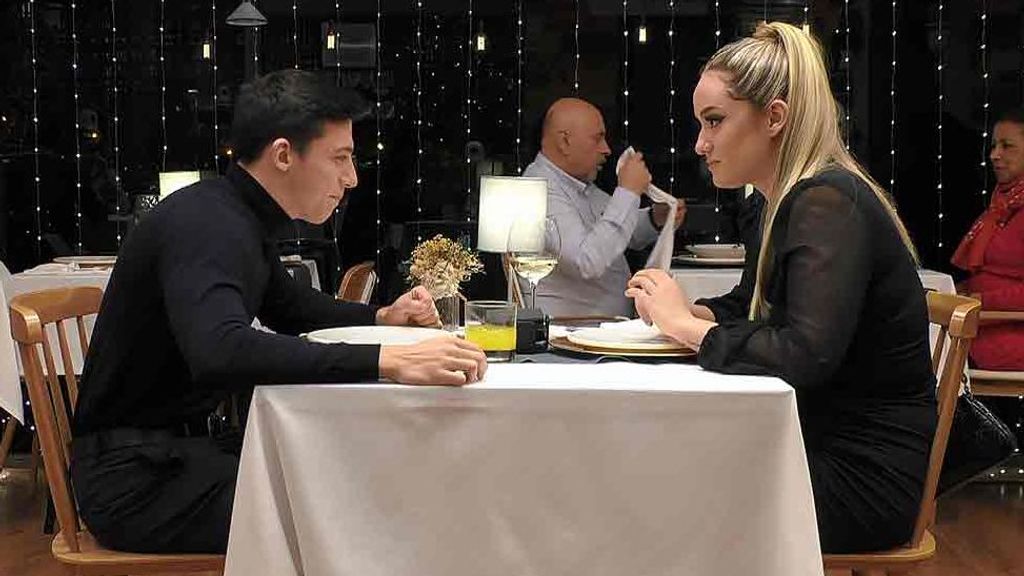 Claudia y Alexis durante su paso por 'First Dates'