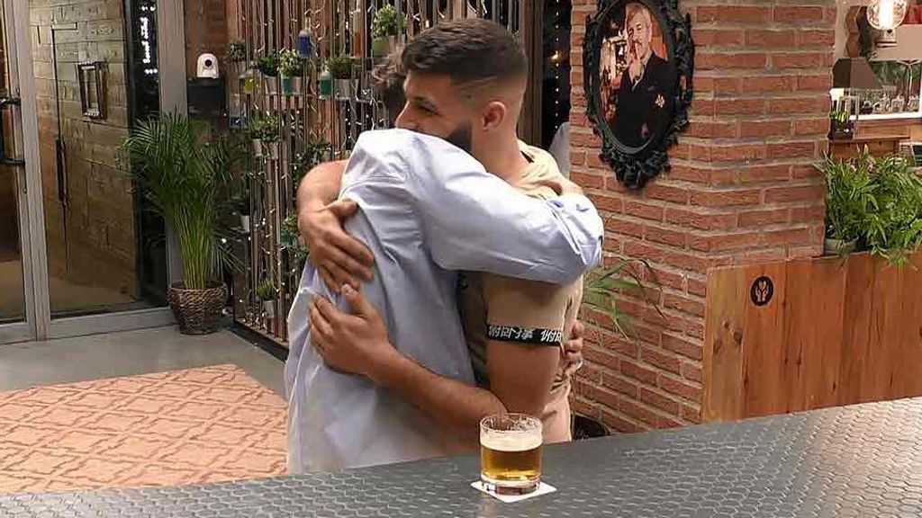 Adan y Jordi durante su cita en 'First Dates'