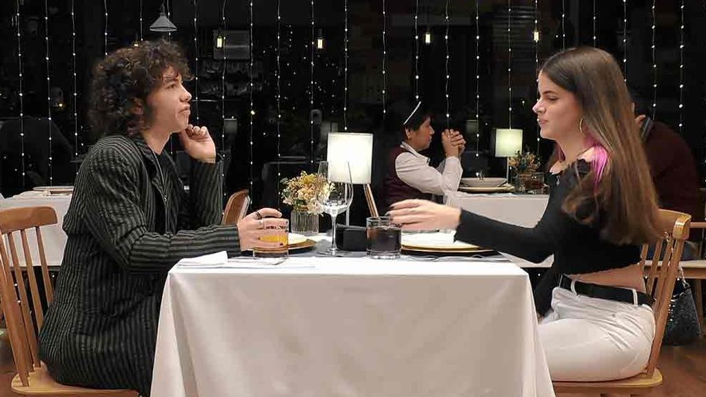 Cristina y Nico durante su cita en 'First Dates'
