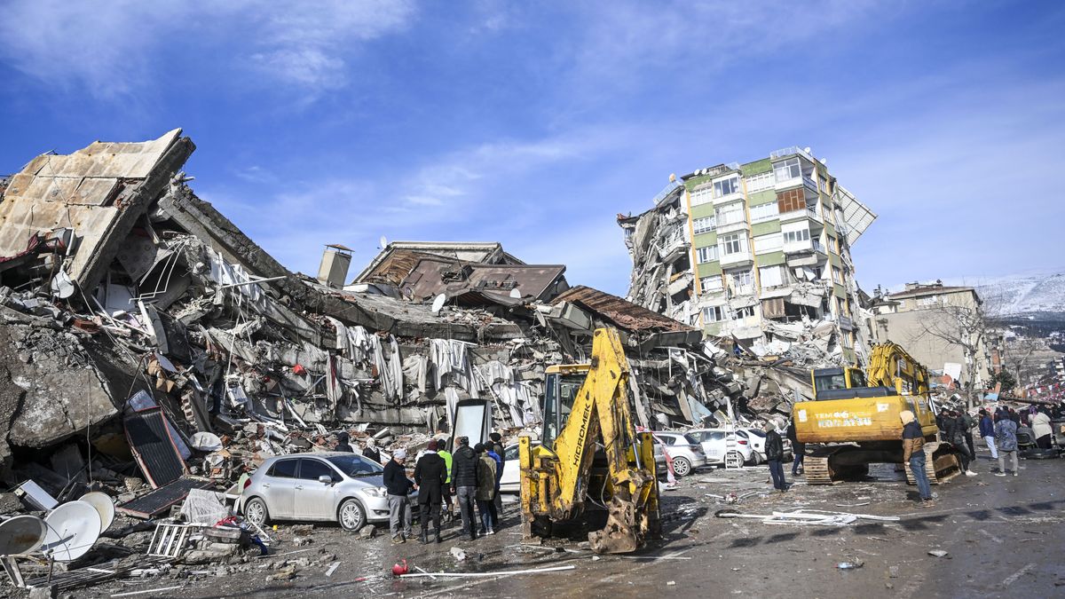 En la madrugada del lunes, durante unas cuatro horas, Italia vivió la alerta de tsunami tras el terremoto en Turquía.