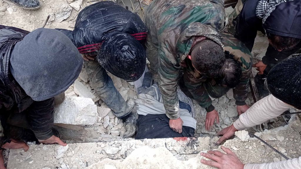 EuropaPress 4970205 hama feb 2023 rescue work is in progress after deadly earthquake in hama