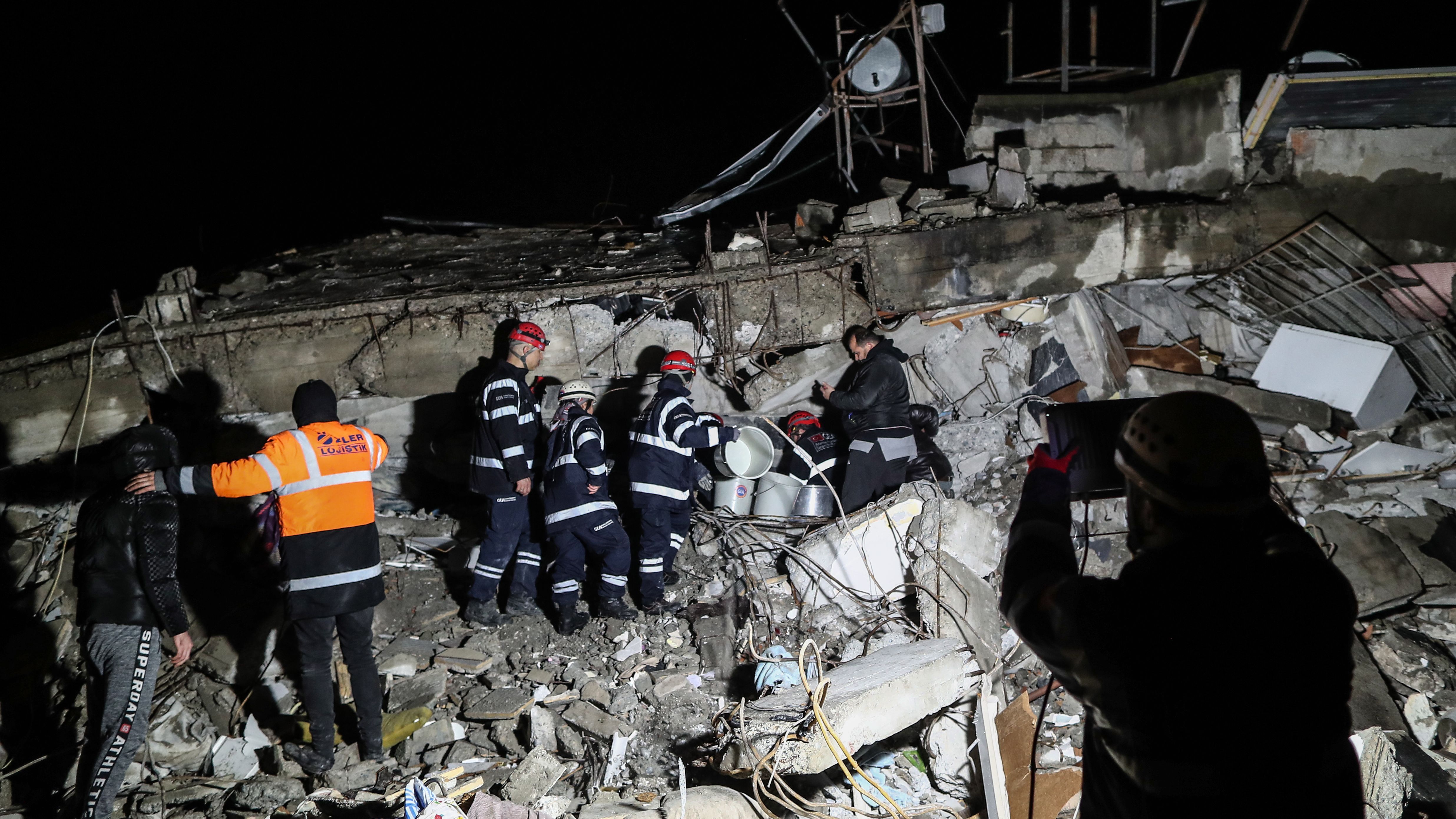 La OMS advierte: las víctimas del terremoto en Turquía y Siria podrían ascender a 20.000.