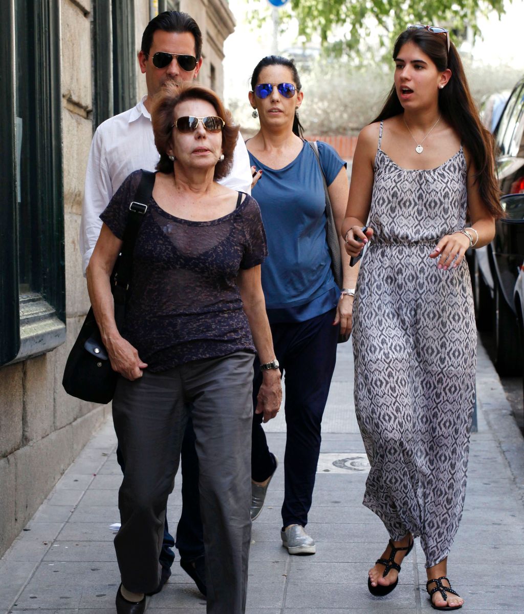 Patricia Llosa con su hija Morgana y su hijo Gonzalo (2015)
