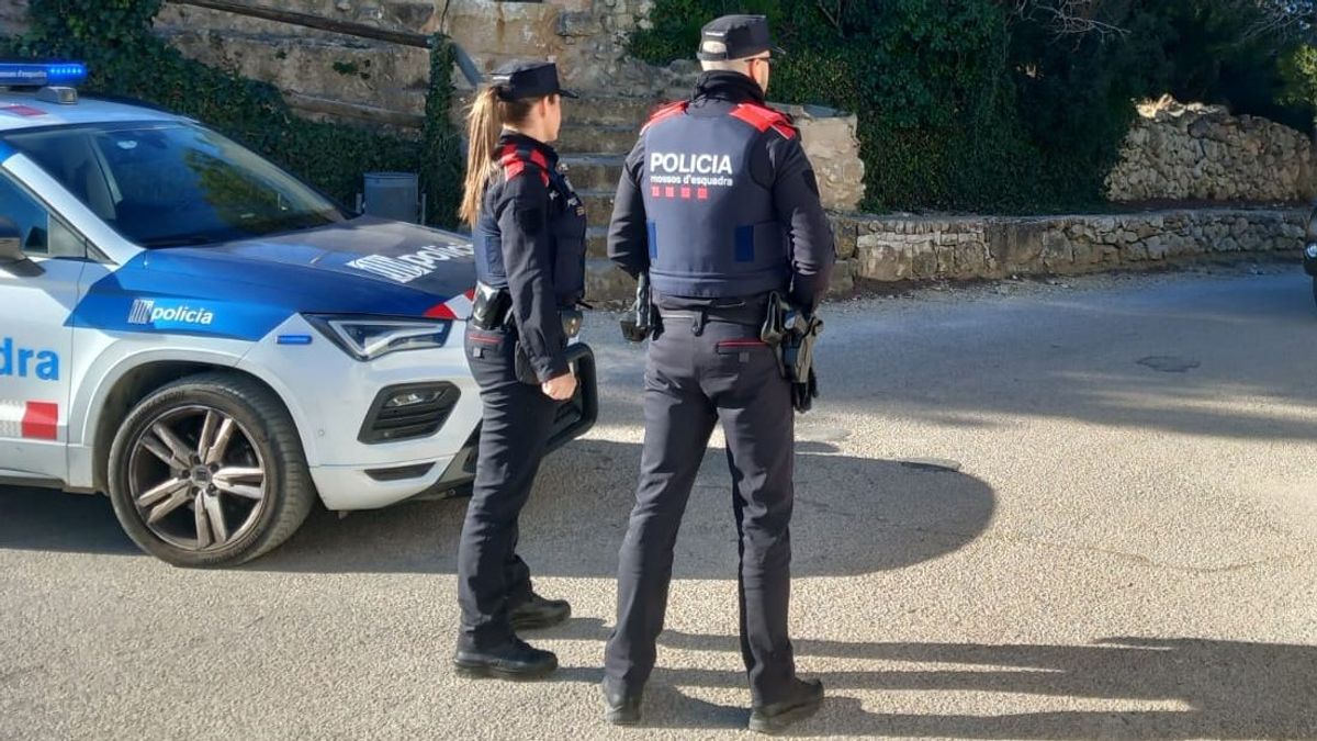 Dos agentes de la policía catalana