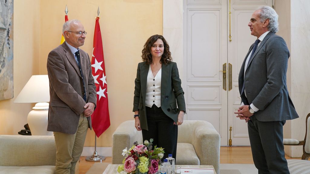 Ayuso se reune con el presidente del Colegio de Médicos de Madrid