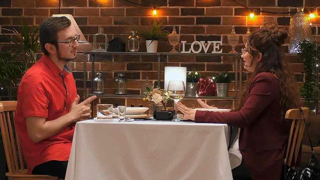 Nicolae y Montse durante su cita en 'First Dates'