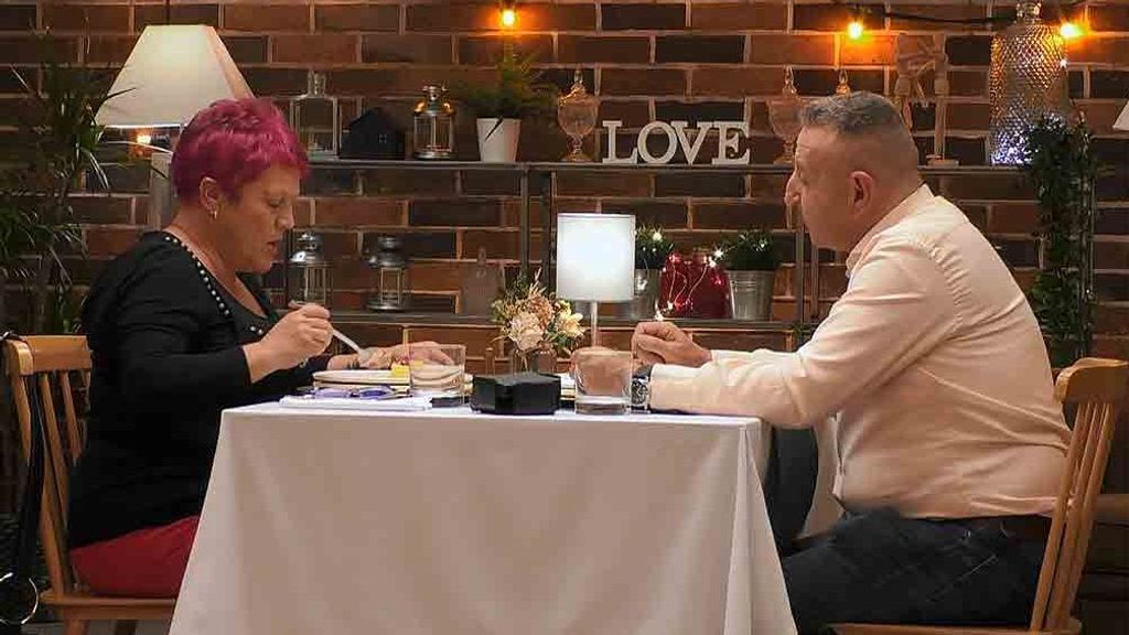 Pedro y Pilar durante su cita en 'First Dates'